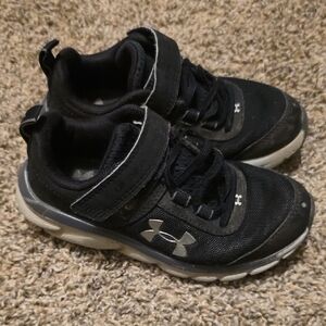 Under Armour Kids Black and Gray Sneakers